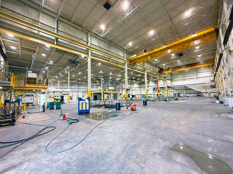 More Photos Of 2032 First St Louth, St Catharines Manufacturing For Sale