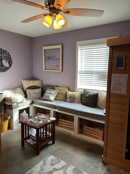 More Photos Of 1011 Market St, Hermann General Retail For Sale