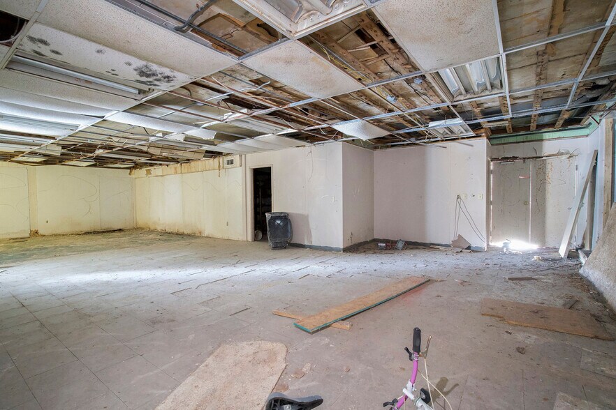 More Photos Of 221 S Walnut Ave, Sidney Warehouse For Sale