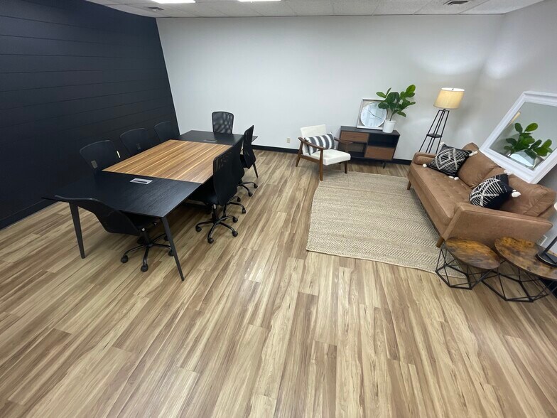 More Photos Of 3015 E Skelly Dr, Tulsa Medical For Lease