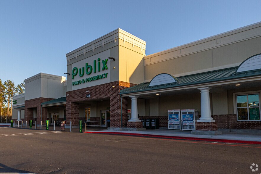 Primary Photo Of 1435 E Oglethorpe Hwy, Hinesville Supermarket For Lease