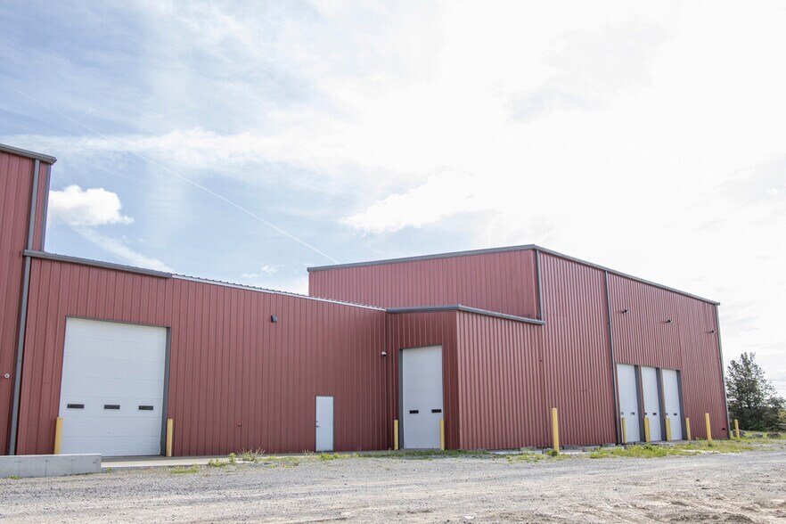 Primary Photo Of 21 Salerno Dr, Hudson Warehouse For Lease