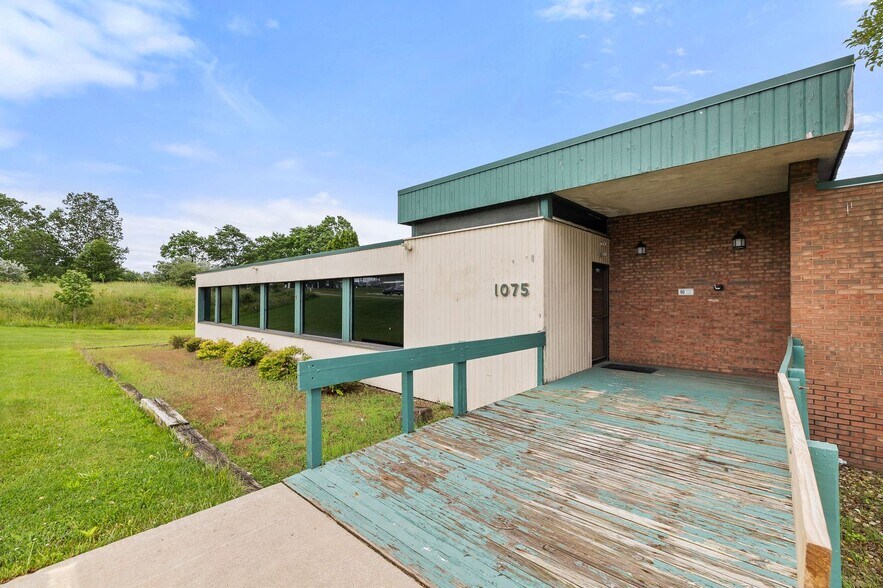More Photos Of 1075 National Pky, Mansfield Office For Sale