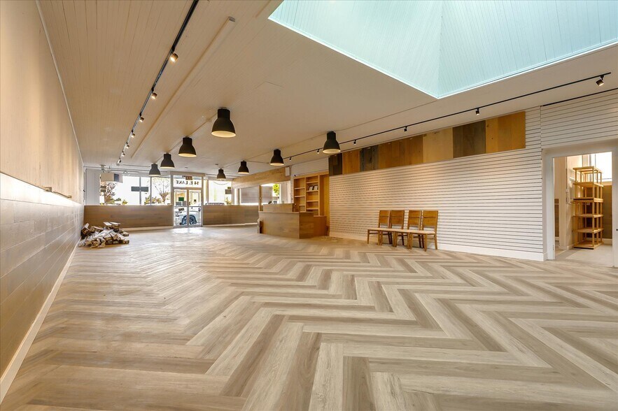 More Photos Of 14 E Lake Ave, Watsonville Storefront For Lease