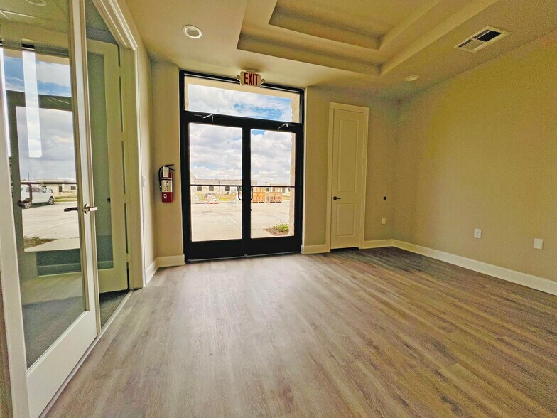 More Photos Of 3129 Kingsley Dr, Pearland Medical For Sale