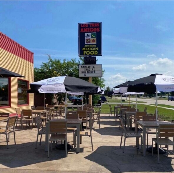 More Photos Of 2070 S Koeller St, Oshkosh Restaurant For Sale