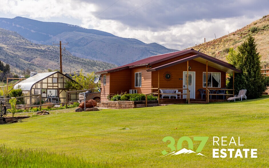 More Photos Of 30 Nielson Trl, Cody Hospitality For Sale