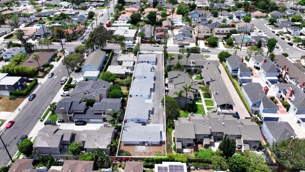 Primary Photo Of 2422 Santa Ana Ave, Costa Mesa Apartments For Sale