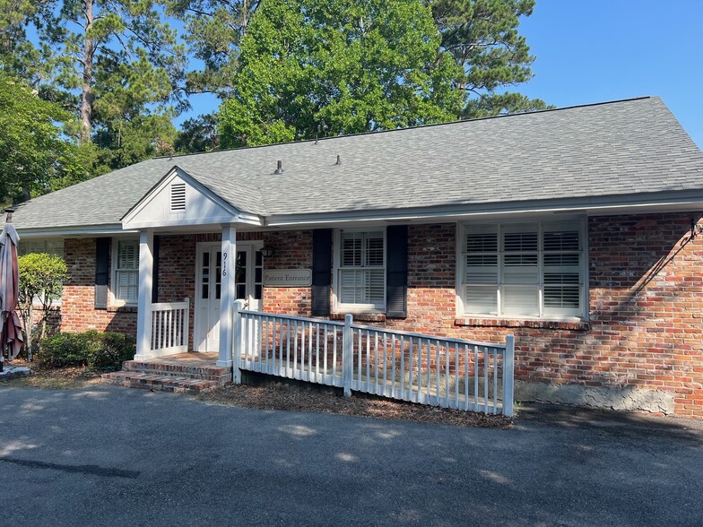 Primary Photo Of 916 S Broad St, Thomasville Medical For Lease