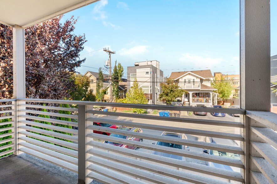 More Photos Of 3315 Claremont Ave S, Seattle Apartments For Sale