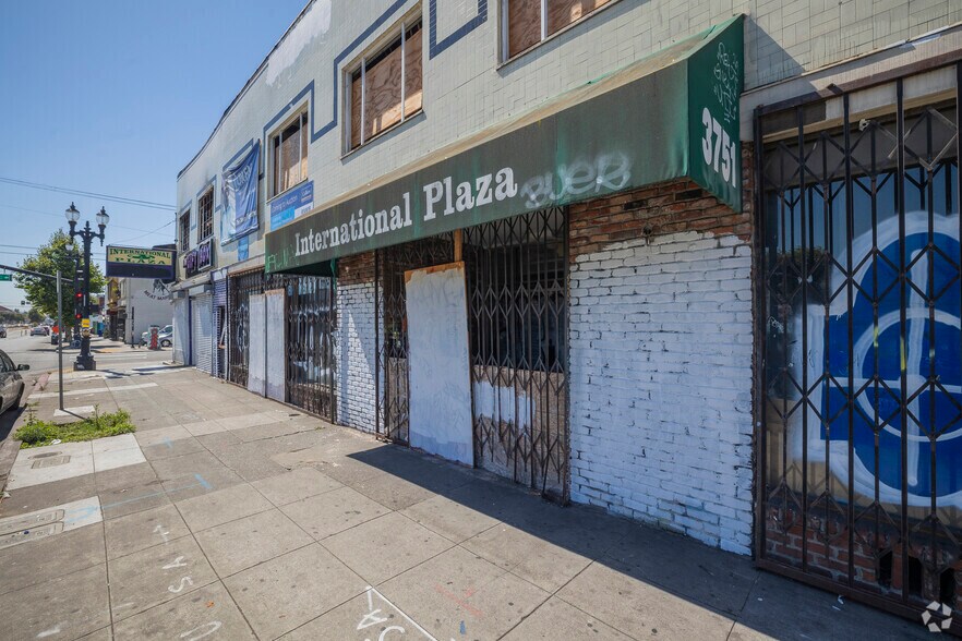 More Photos Of 3751 International Blvd, Oakland Land For Sale