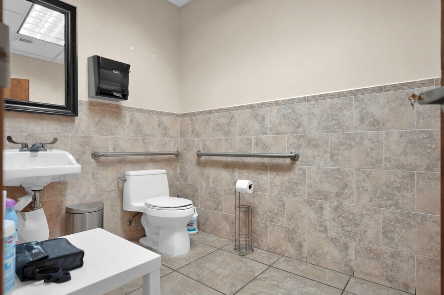 More Photos Of 12601 NW 115th Ave, Medley Warehouse For Sale