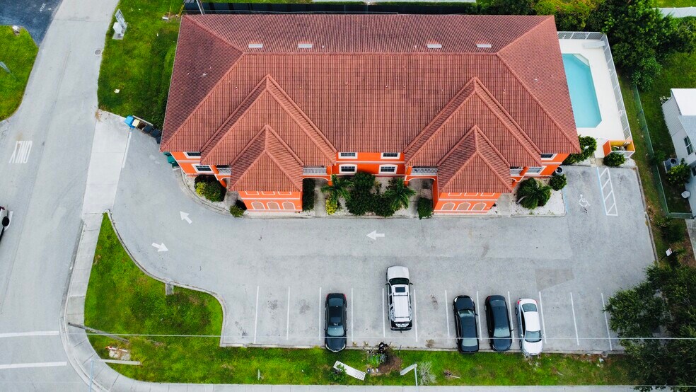 Primary Photo Of 215 Cape Coral Pky E, Cape Coral Multifamily For Sale