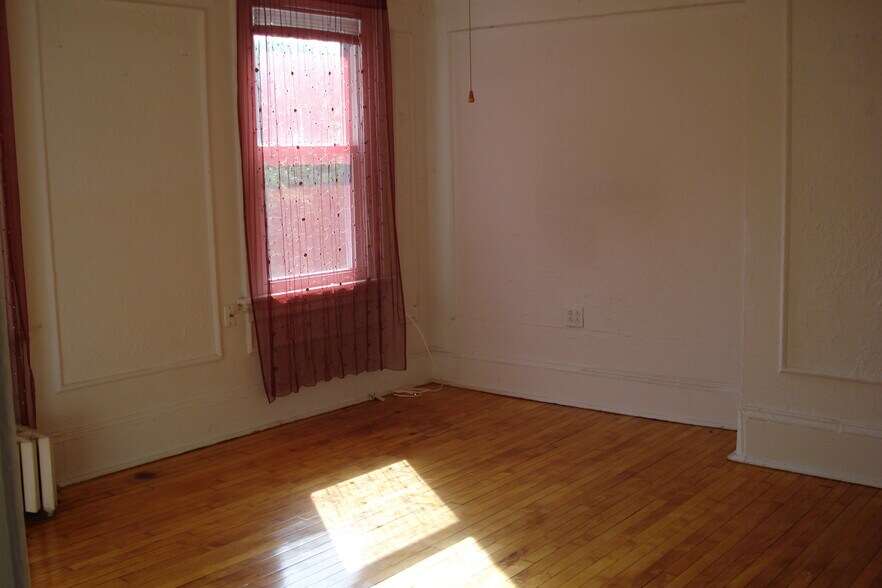 More Photos Of 360 Western Hwy, Tappan Apartments For Sale