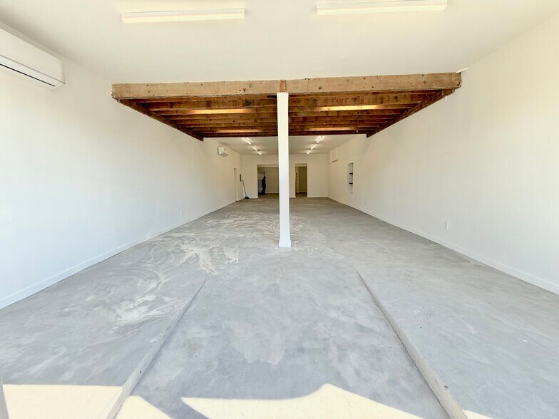 More Photos Of 544-548 N Western Ave, Los Angeles Storefront For Lease