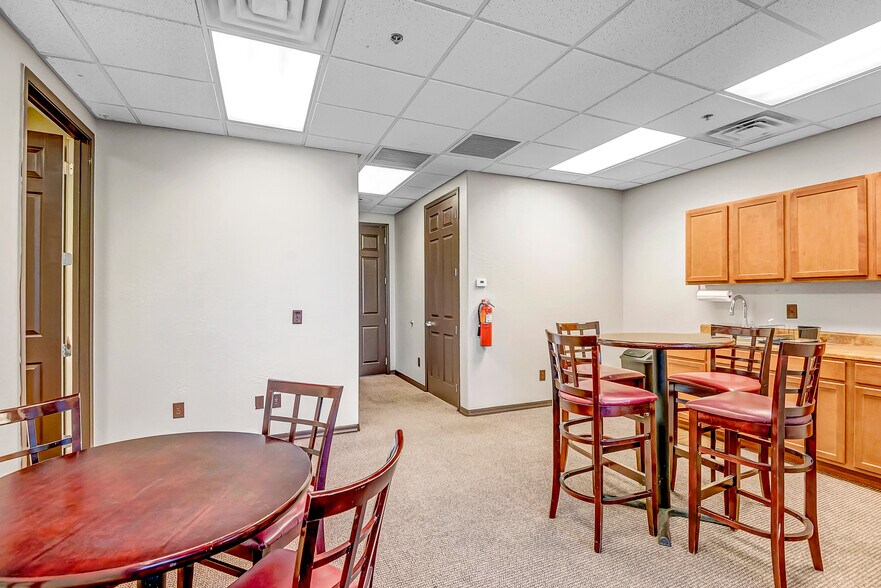 More Photos Of 4521 E Jensen St, Mesa Light Manufacturing For Lease