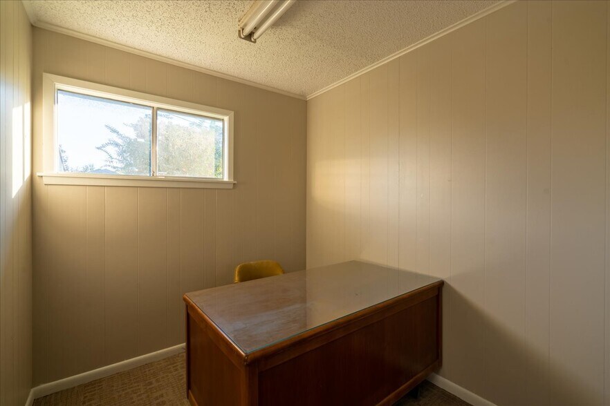 More Photos Of 5304 Meeks Dr, Orange Office For Sale