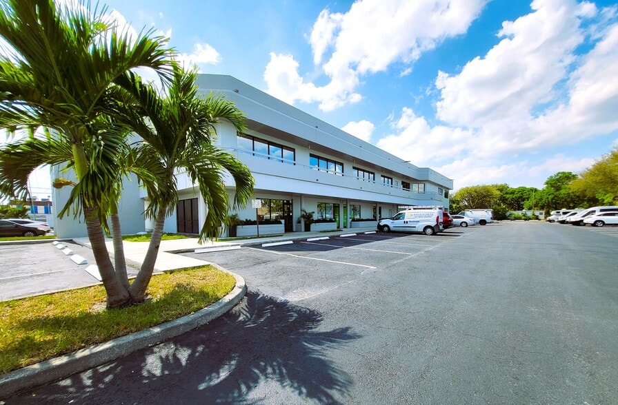 More Photos Of 1489 N Military Trl, West Palm Beach Medical For Lease