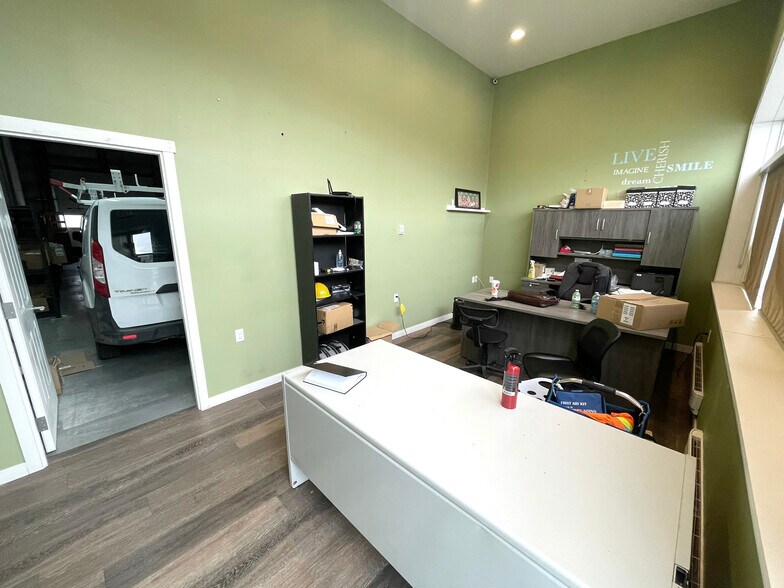 More Photos Of 10780 180 St NW, Edmonton Flex For Sale