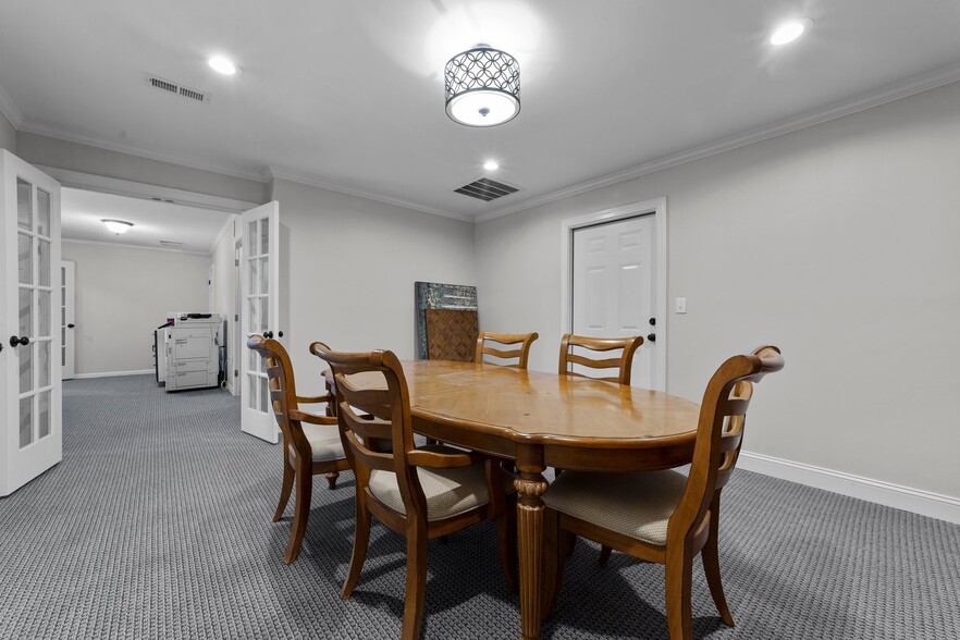 More Photos Of 2701 Rowland Rd, Raleigh Office Residential For Lease