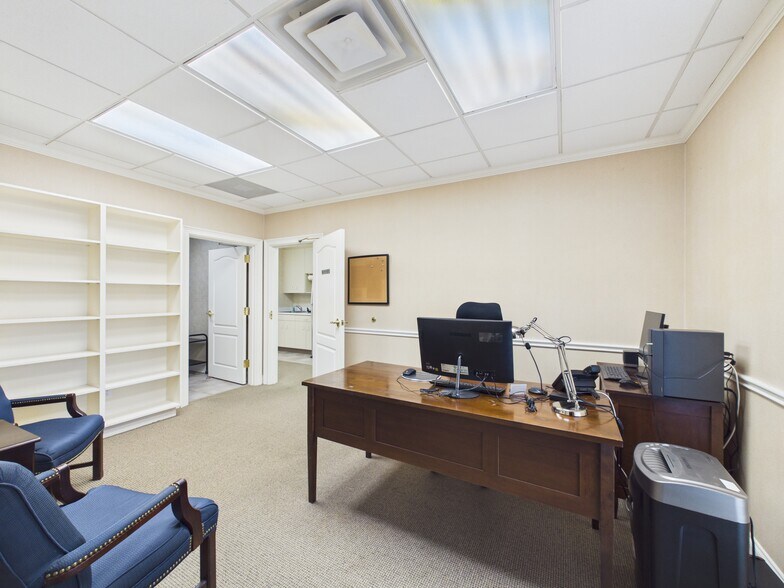 More Photos Of 5900 River Rd, Columbus Office For Lease