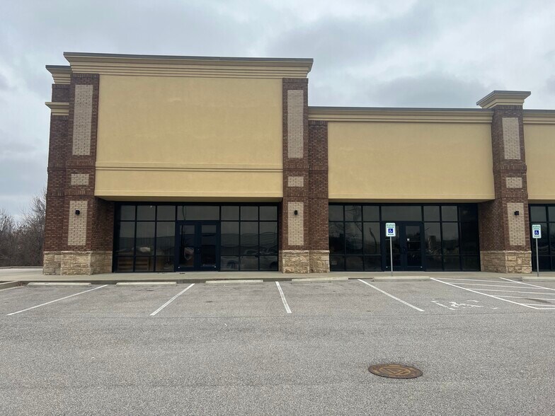 More Photos Of 2127 E Parrish Ave, Owensboro Restaurant For Lease