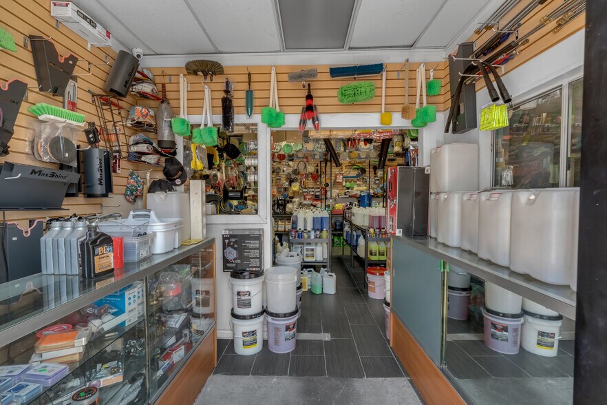 More Photos Of 5711 Sheila St, Commerce Warehouse For Sale