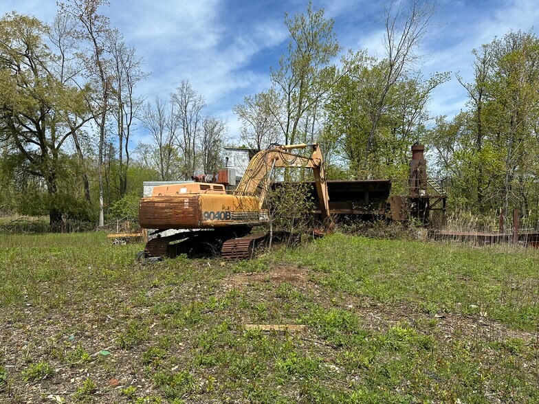 More Photos Of 157 Willow Rd, Dunkirk Auto Salvage Facility For Sale