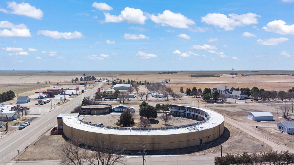 More Photos Of 700 Colorado Ave, Stratton Hotel For Sale