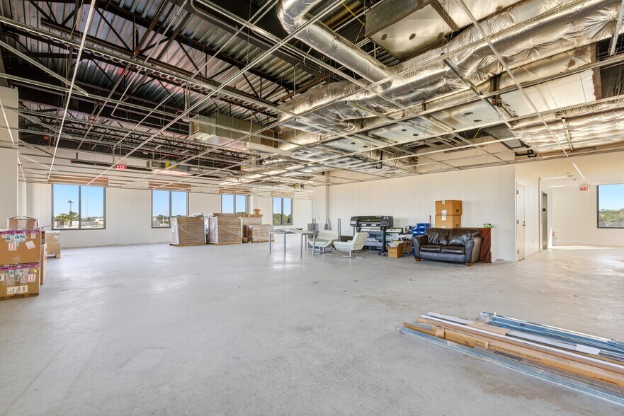 More Photos Of 10402 Valley Forge Dr, Houston Office For Lease