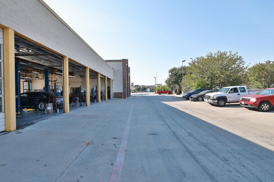 More Photos Of 2650 W I-20, Grand Prairie Unknown For Lease