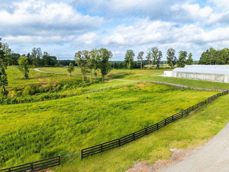 More Photos Of 2199 Roosterville Rd, Roopville Horse Stables For Sale