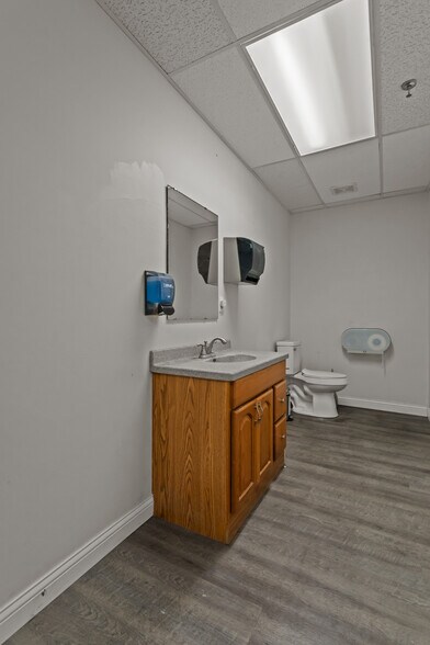 More Photos Of 2317 Washington St, Kokomo Warehouse For Sale