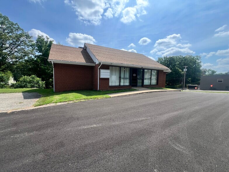 More Photos Of 8200 Perry Hwy, Pittsburgh Freestanding For Sale