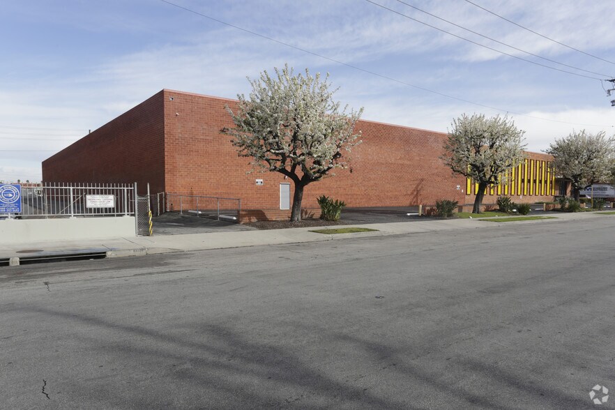 More Photos Of 3131 E Maria St, Rancho Dominguez Warehouse For Lease