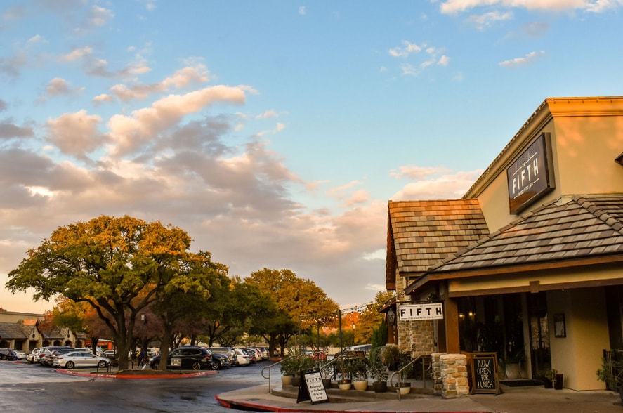 More Photos Of 2701 Custer Pky, Richardson Freestanding For Lease