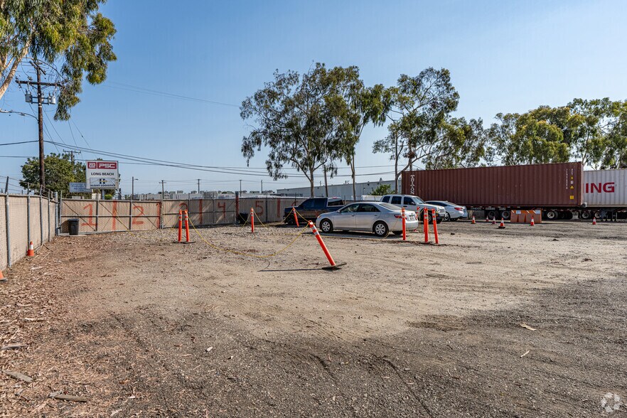 More Photos Of 1660 E 32nd St, Long Beach Land For Lease