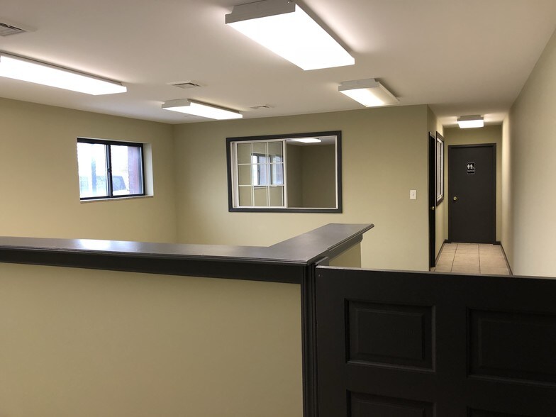 More Photos Of 1190 Commerce Ave, Bronx Warehouse For Lease