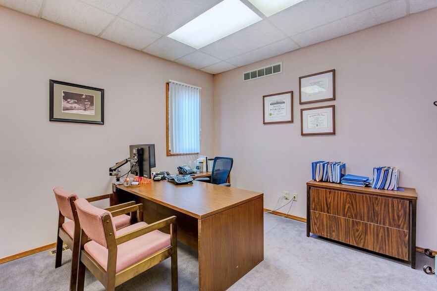 More Photos Of 100 N Fruitland St, Kennewick Office For Lease