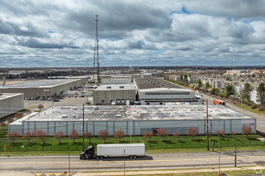 More Photos Of 16 Van Dyke Ave, New Brunswick Warehouse For Lease