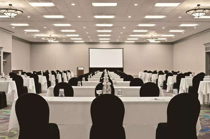 More Photos Of 2540 Meacham Blvd, Fort Worth Hotel For Sale