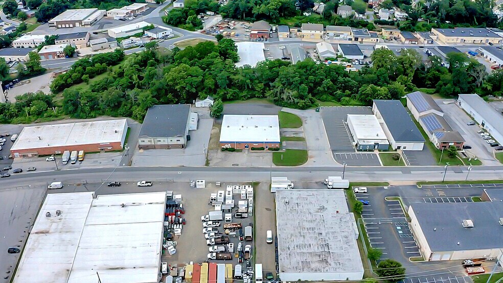 More Photos Of 22 Germay Dr, Wilmington Manufacturing For Lease