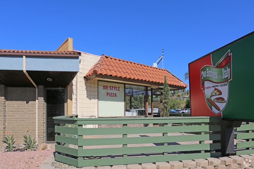 More Photos Of 986 E Vista Way, Vista Restaurant For Lease