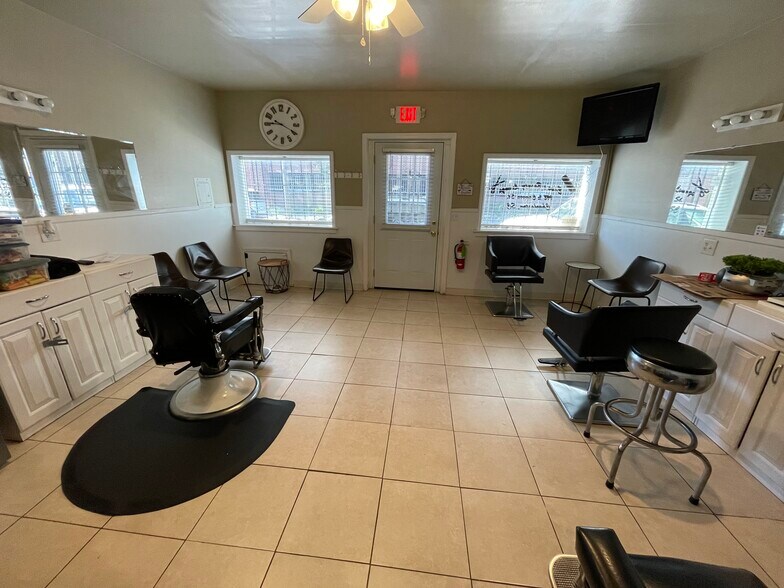 More Photos Of 148 1/2 Cannon St, Charleston Storefront Retail Office For Sale