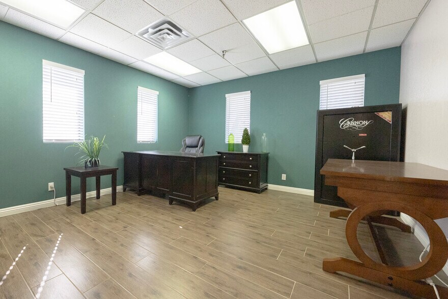 More Photos Of 5430 W Sahara Ave, Las Vegas Office For Lease