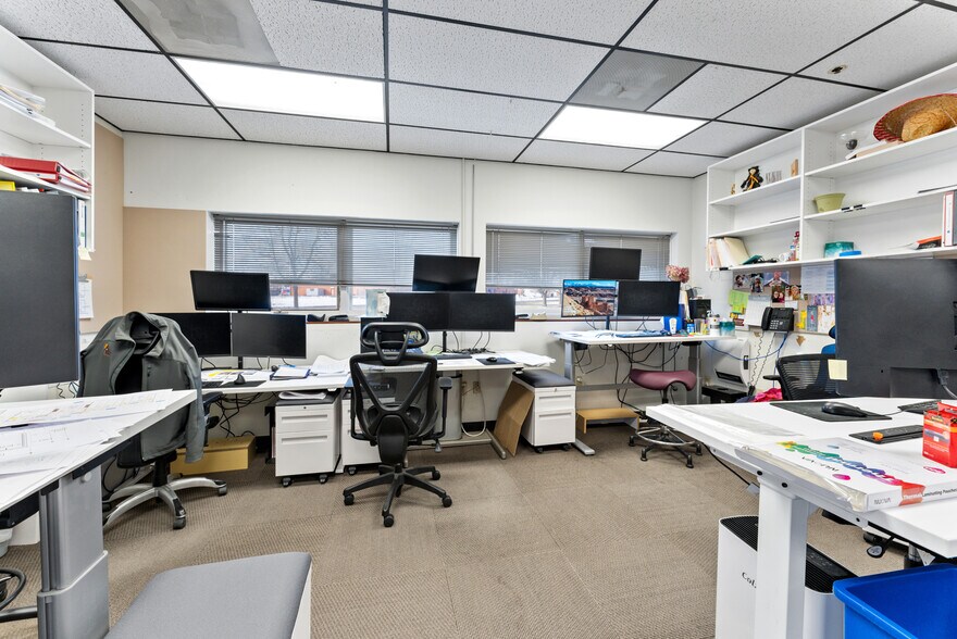 More Photos Of 115 Industrial Dr, Northampton Warehouse For Sale