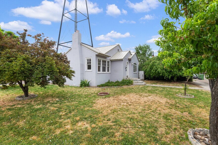 More Photos Of 191 SW 5th Ave, Ontario Specialty For Sale