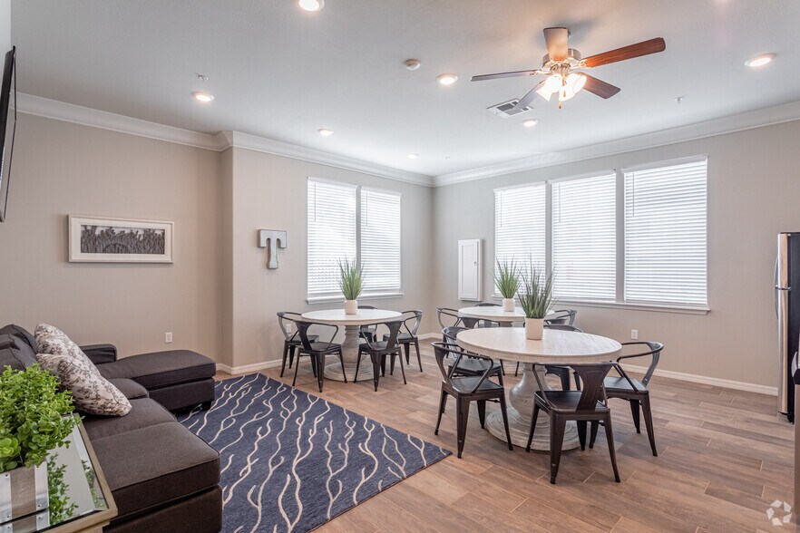 More Photos Of 617 Spallone Blvd, Springdale Apartments For Sale