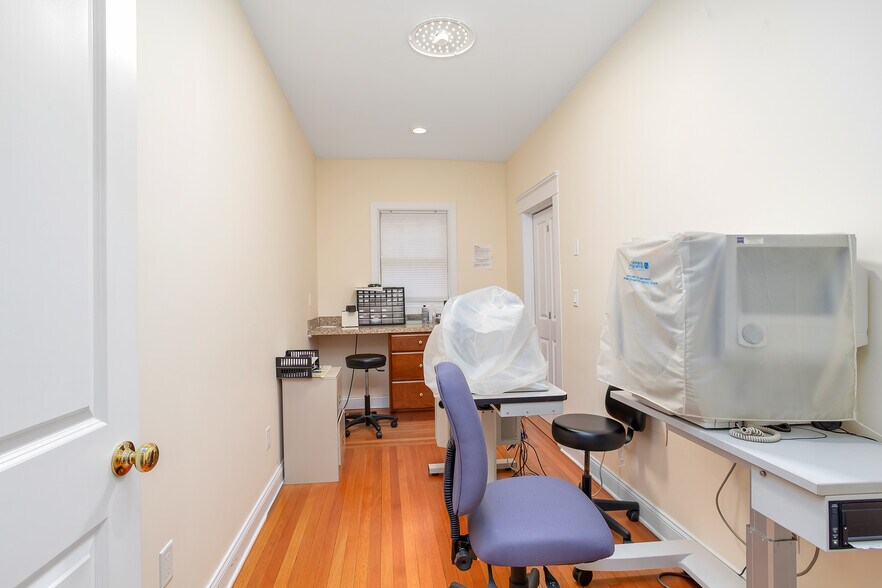 More Photos Of 71 Cedar St, Branford Office For Sale