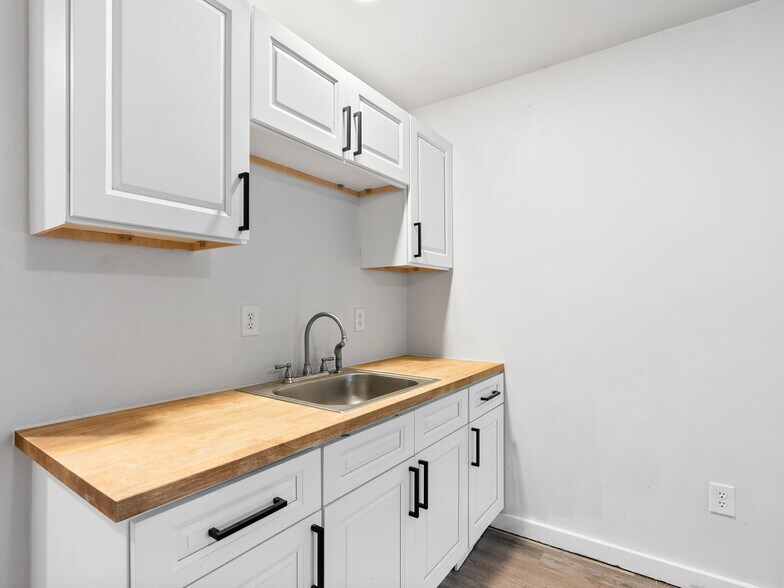 More Photos Of 671 E Court St, Marion Multifamily For Sale